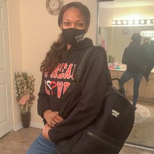 Meet your Posher, Danielle